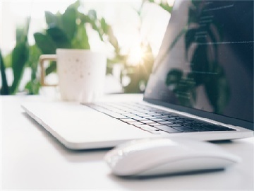 鹿山新材控股股东一致行动人减持1%股份，套现超3000万元，公司上半年净利近“腰斩”