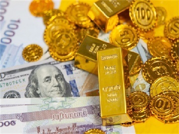 鹿山新材控股股东一致行动人减持1%股份，套现超3000万元，公司上半年净利近“腰斩”